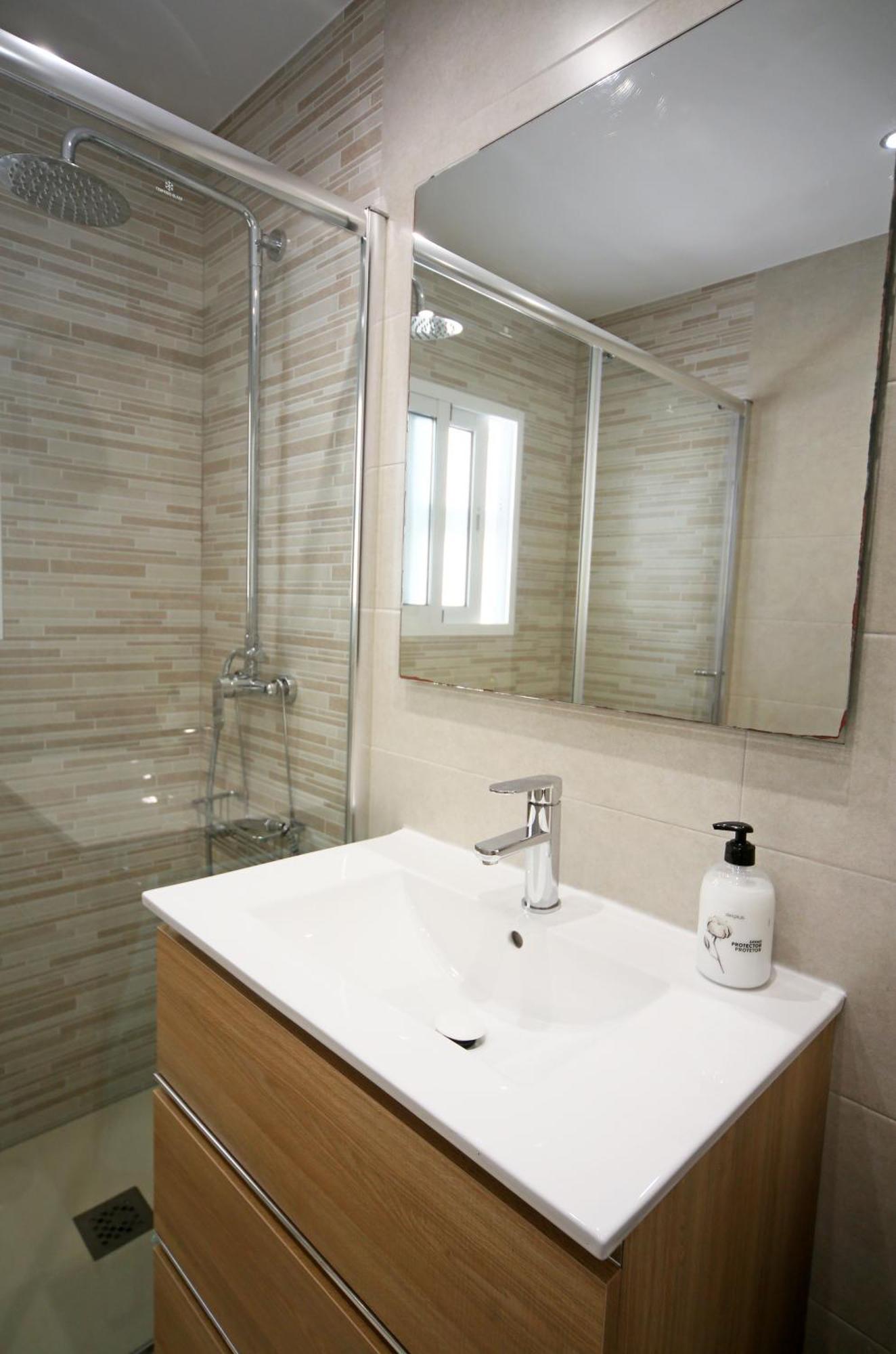 Alay Pool & Apartment